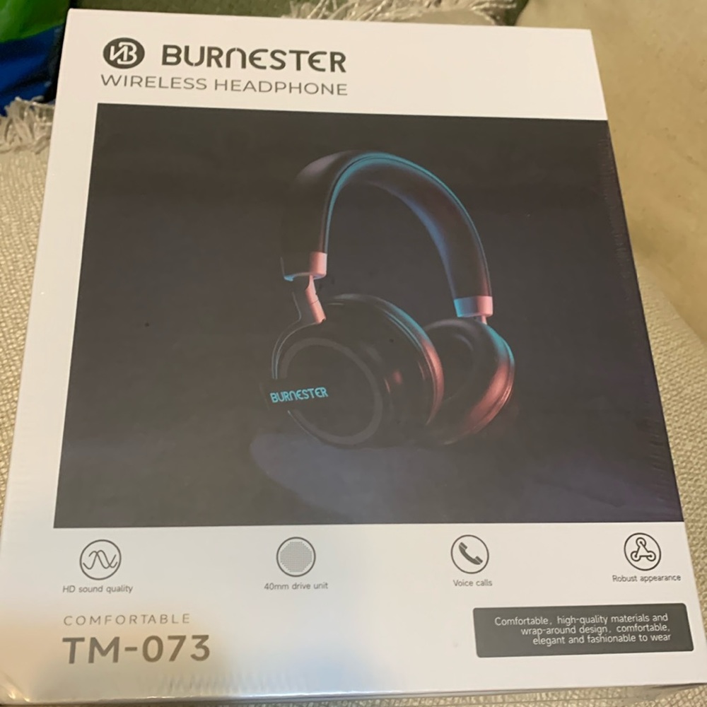 NIB wireless headphones